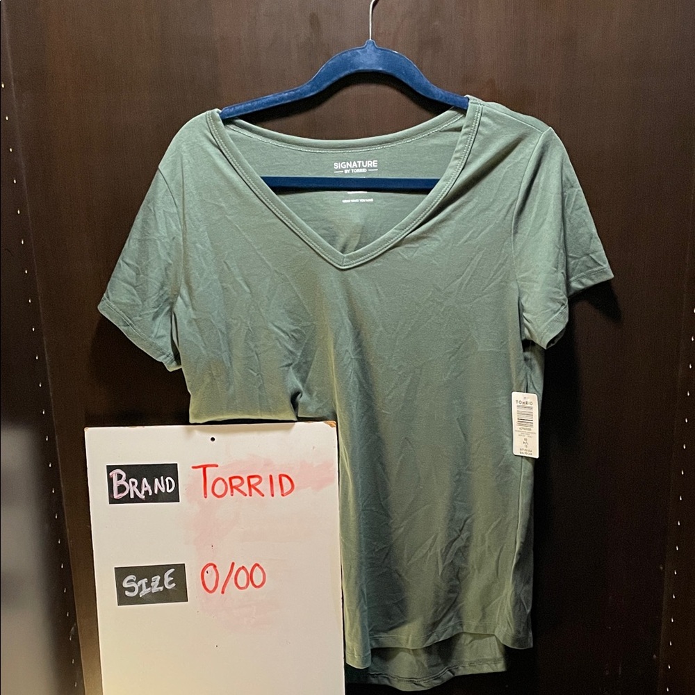 LastChanceB4GoodWill Torrid Olive V-Neck Short Sleeve Top